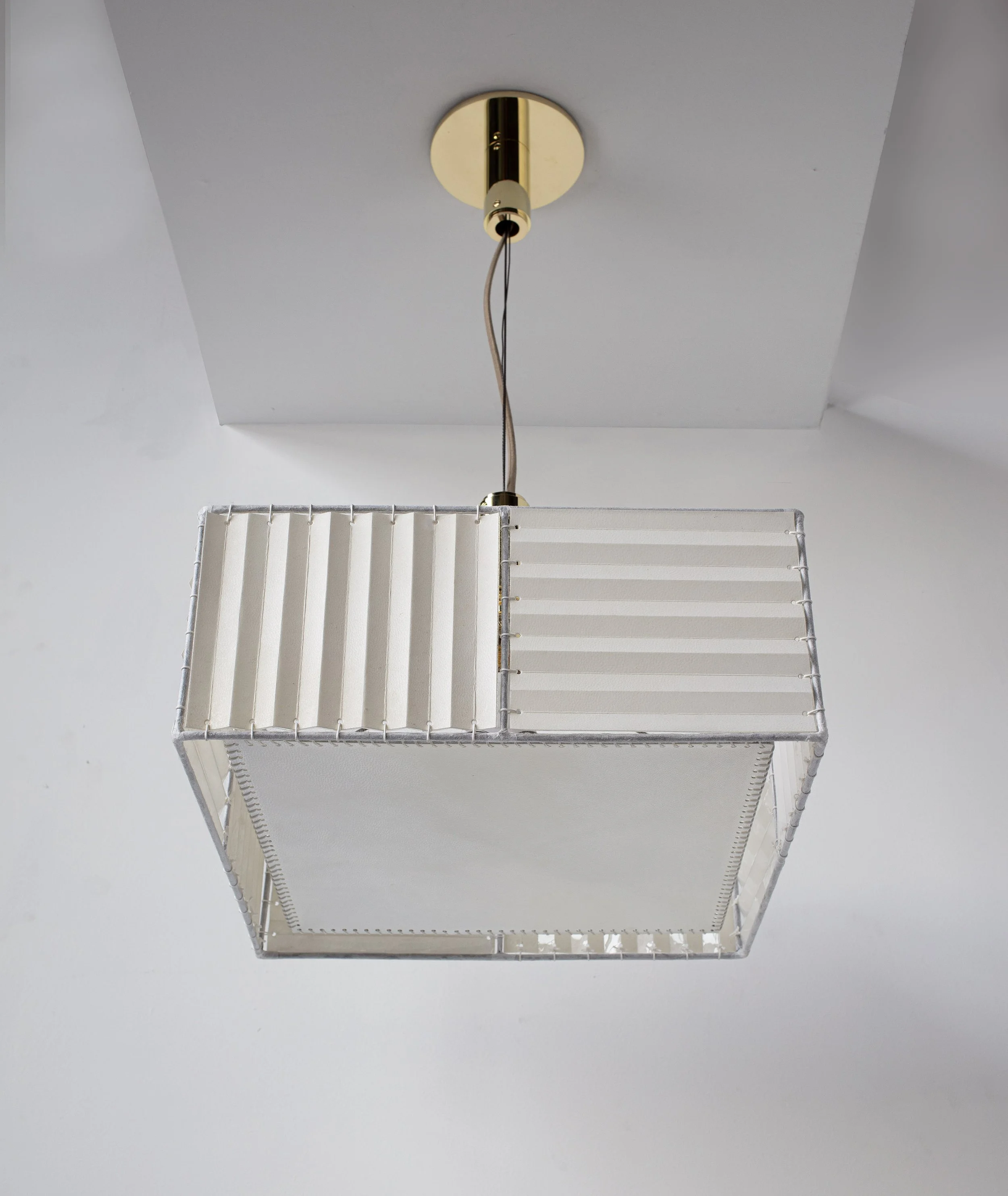 SERIES 03 LARGE PENDANT - POLISHED UNLACQUERED BRASS - GOATSKIN